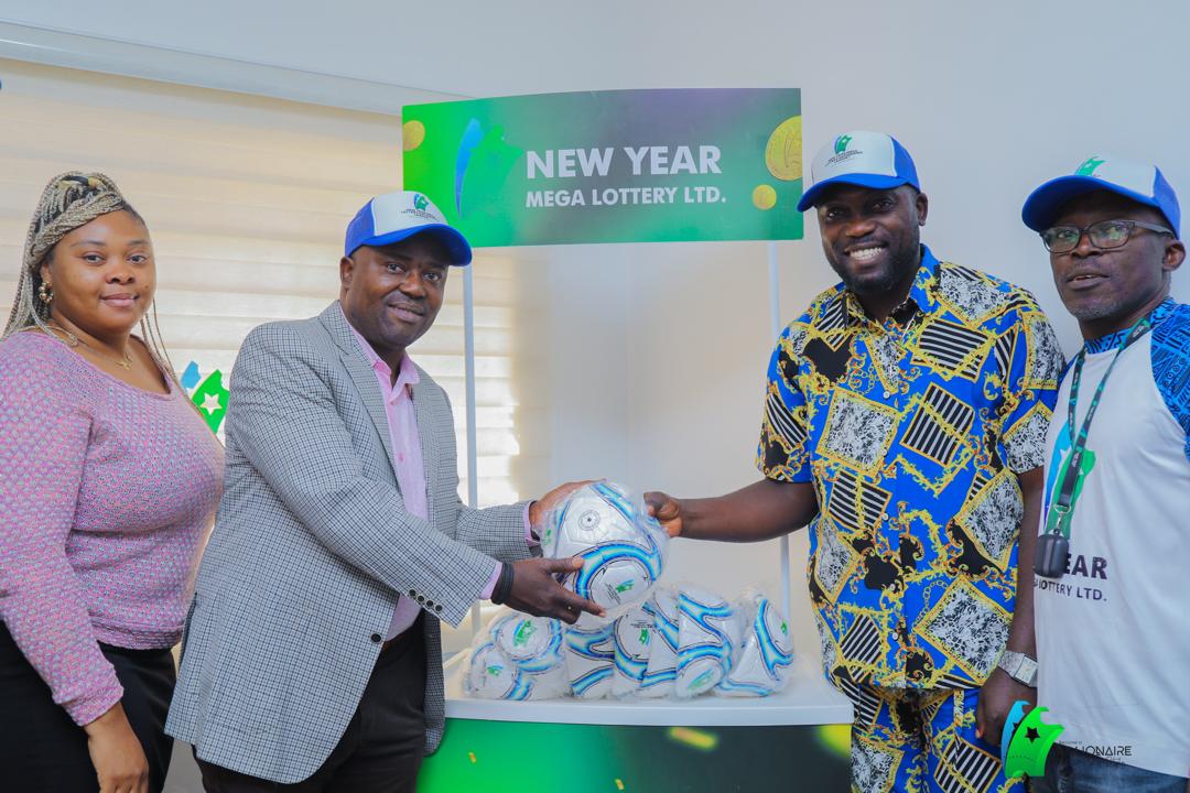 Yesterday, our League Manager, Tayo Egbaiyelo received customized balls from our title sponsor <a href="/NewYearMegaLott/">NEWYEARMEGALOTTERY</a> as official match balls for the NYML/NLO Super 8, at Bwari Stadium from Dec 15-Dec 21

The winner of the Super 8 will receive an 18-seater bus courtesy <a href="/NewYearMegaLott/">NEWYEARMEGALOTTERY</a>