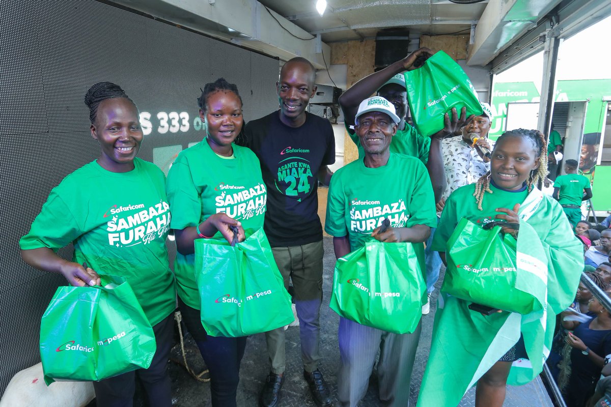 Wasee, the <a href="/SafaricomPLC/">Safaricom PLC</a> caravan iko Coast region spreading the festive cheer. Halafu, na 500 bob unaeza get phone ya Lipa Mdogo mdogo! On top, unaongezewa Ksh.500 bob AIRTIME juu ya hiyo deposit! Na bado simu inakuja na Insurance! #SambazaFurahaNaSafaricom this festive season
