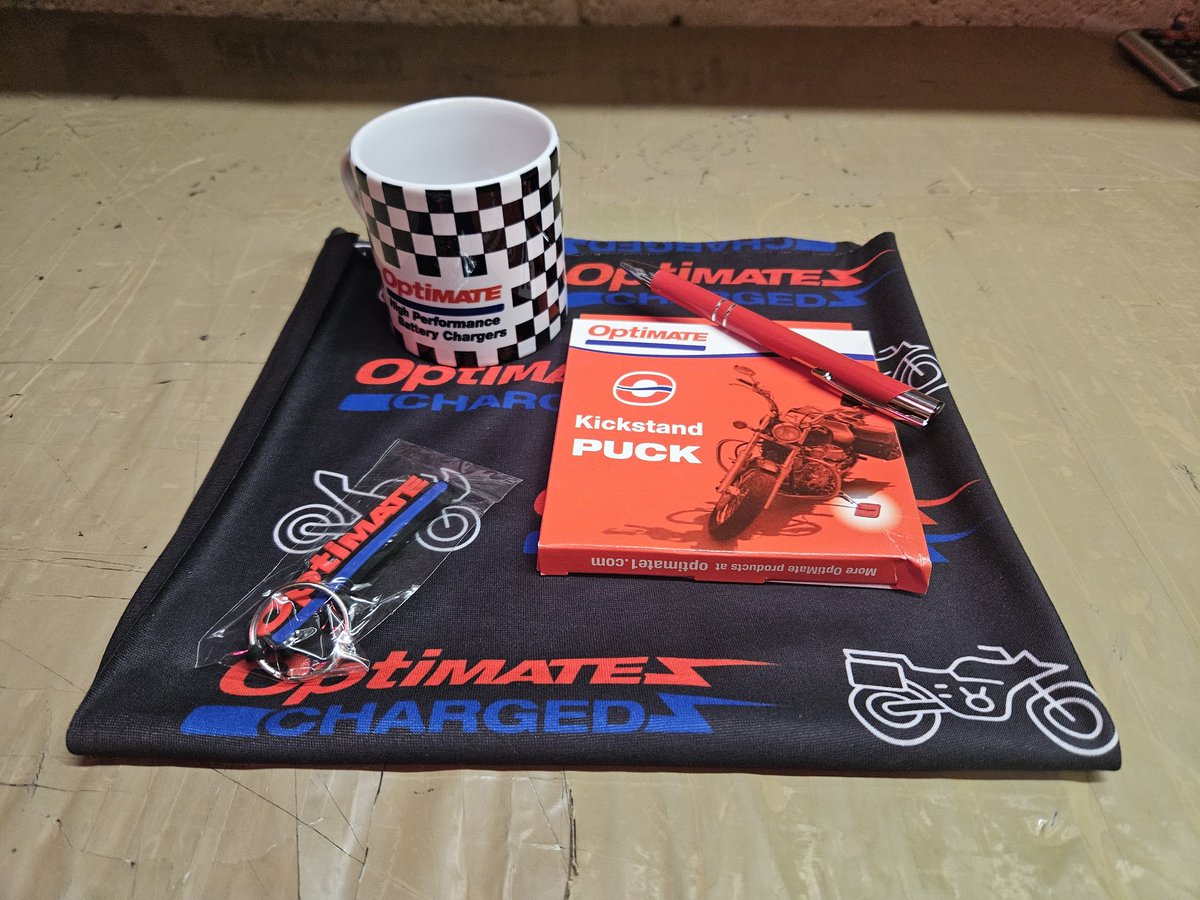 ProBikeUK's tweet photo. We want to see you in the buff!! 

An @OptimateUK neck buff that is.. 😉🔋

We've got a couple of OptiMate bundles to giveaway - Simply make sure you FOLLOW @ProBikeUK, like and retweet to be in with a chance to win! 

#ProBikeUK #OptiMate #Giveaway #Prize #Competition https://t.co/11eZQVTpxT