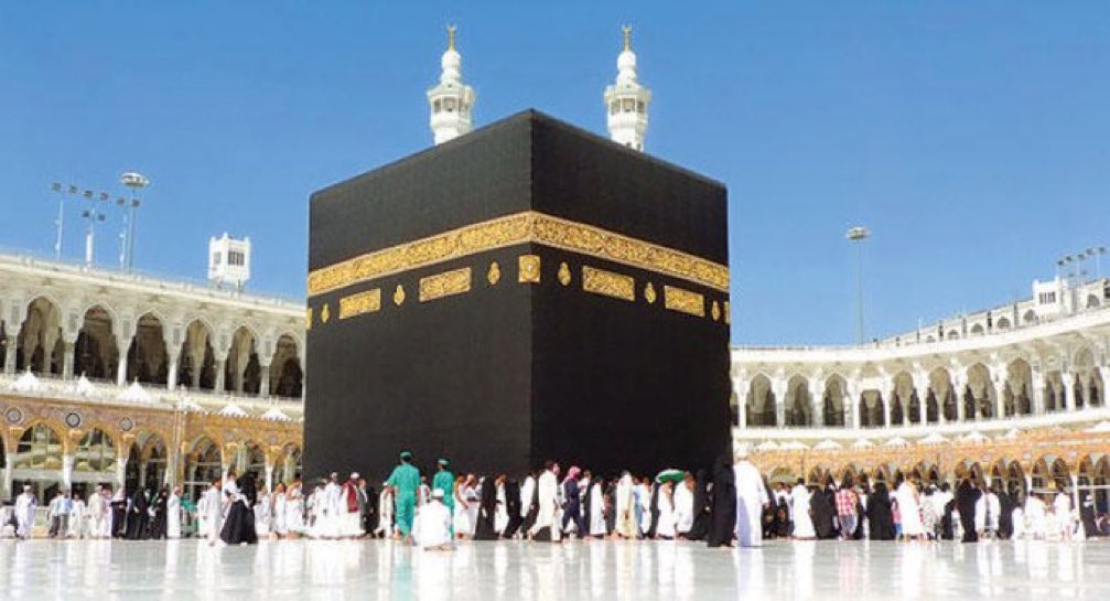 gorgeous4ew's tweet image. خطيب الحرم المكي:

تذكروا..إن الله لا يغيب عنه شيء، ويعلم جميع أحوالنا.