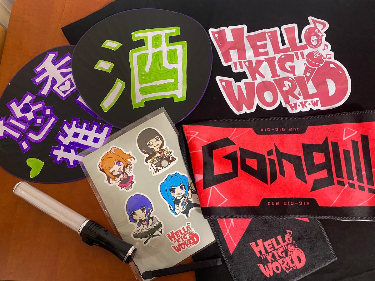 AisuTokimekiES's tweet photo. 報告遅ればせながら先週末、着ぐるみバンドを観に行ってきました！
目も耳も幸せって楽しいね🎵
素敵な時間をありがとうございました！

RP ちなみに推しグッズ作って応援していたのですが、集合写真で「酒」うちわ持ってくれたのとても嬉しかったです😆😆

#kig_gig https://t.co/smgL01CI4M