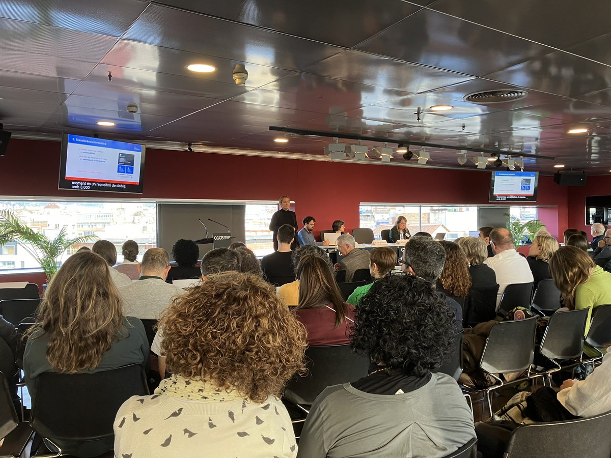 b_ariasbadia's tweet photo. Contenta de ser a la Jornada d’Innovació de @XarxaAccessCat i veure la presentació dels resultats de la primera fase del nostre projecte #PlanAccess, a càrrec d’@ireneheram (@TraduccioUPF) https://t.co/dRtsAecAHw