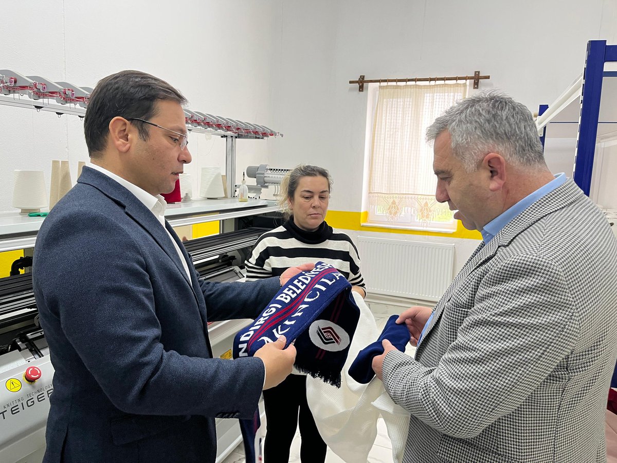 serkansaktr's tweet photo. Büyükşehir Belediye Başkanımız Sn. Ahmet Akın’ın danışmanı Prof. Dr. Arman Zafer Yalçın’a ziyaretleri ve keyifli sohbetleri için teşekkür ederiz.

Ziyaret sırasında Doğal Boya Tekstil ve İnovasyon Merkezi’ni, Akpınar Yaşam Merkezi’ni gezdik, hayata geçirmeyi planladığımız Kuva- yı Milliye Anı Evi projesi ile ilgili incelemelerde bulunduk.
@armanzafer10