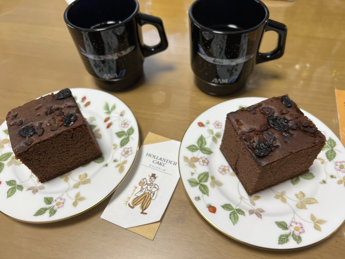 hama_ws's tweet photo. 昨日、福砂屋のオランダケーキをマリアージュフレールのロシアンブレックファーストティーでいただいた。
おいしいカステラが食べられてしあわせ😃
#福砂屋 #福砂屋オランダケーキ #カステラ
#mariagefrères #マリアージュフレール #ロシアンブレックファースト #russianbreakfast
#weadgewood https://t.co/67lGHoaF62