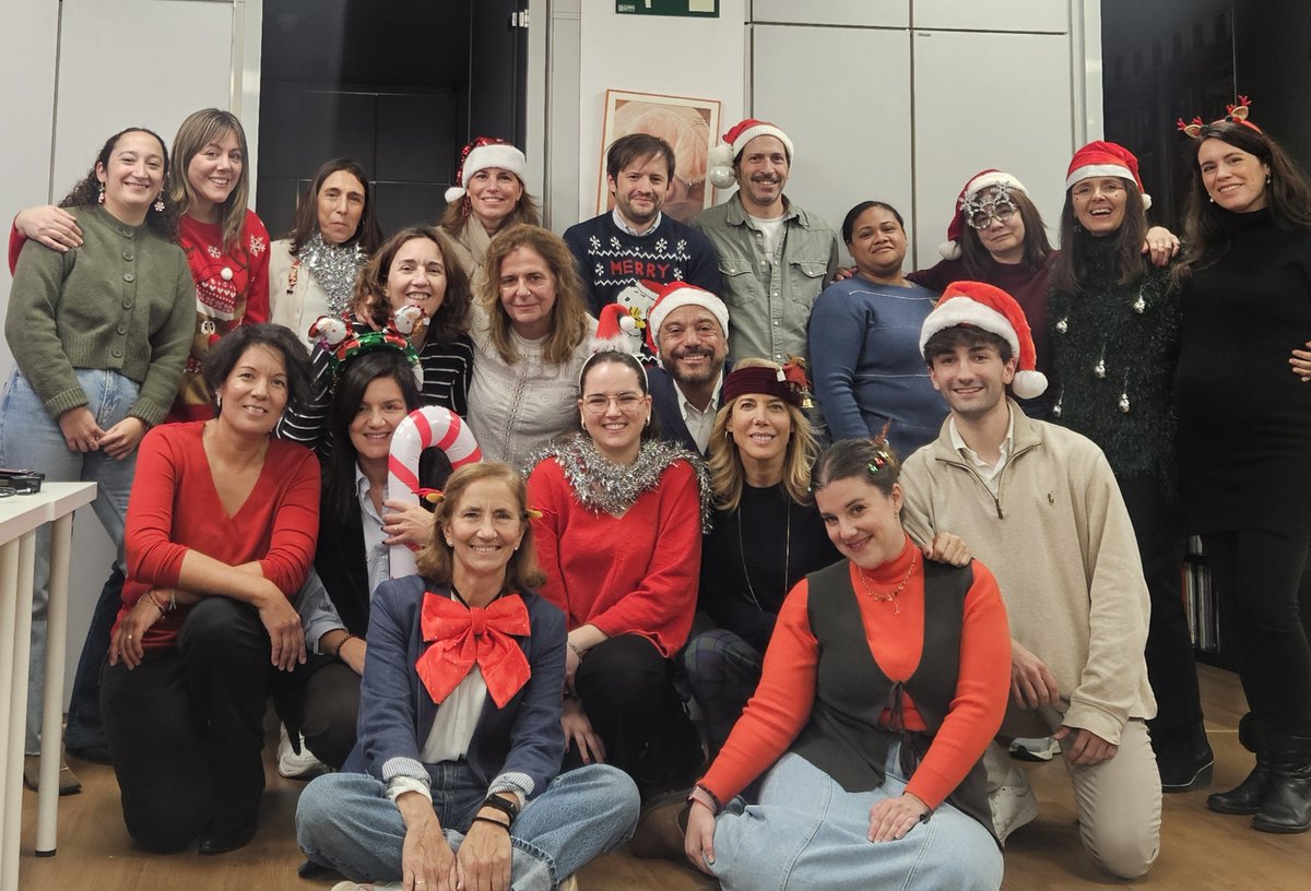 SCOPEN_global's tweet photo. ✨We had an INCREDIBLE time at our annual #SCOPEN 𝗖𝗵𝗿𝗶𝘀𝘁𝗺𝗮𝘀 𝗽𝗮𝗿𝘁𝘆! 🥳

After drinks and games, the team were treated to a surprise visit to @Cirque du Soleil! 🎪

(And, we even got to take some cool gifts too!🎁)

#Christmas2024 #TeamSCOPEN ❤️ https://t.co/G7r0j6zQqD