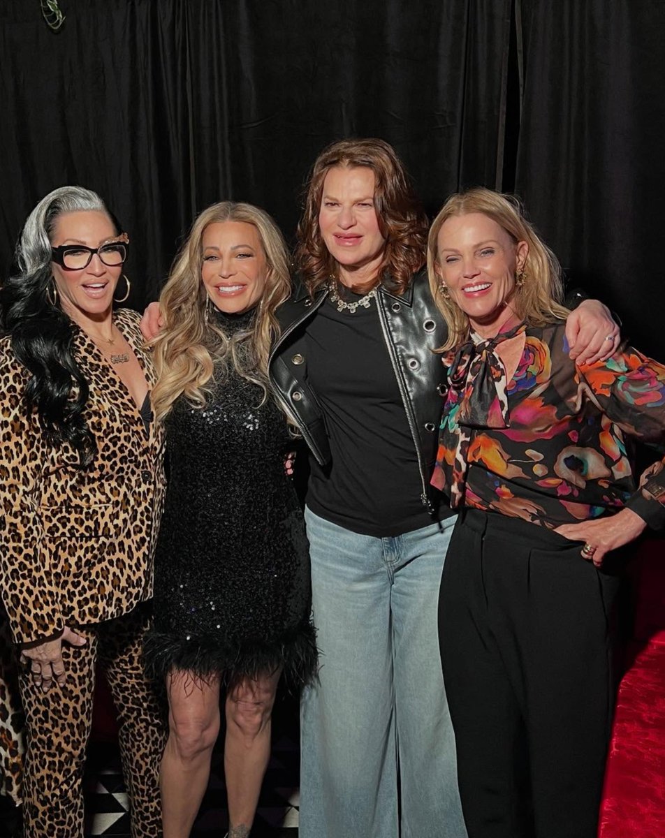 belindacarlisle's tweet image. We raised over $180K last night for the charity that I co-founded, Animal People Alliance. The event was held at @TheAbbeyWeHo. Many thanks to Sandra Bernard, Taylor Dayne and Michelle Visage for making it a very special night! ❤️🙏❤️🙏❤️🙏