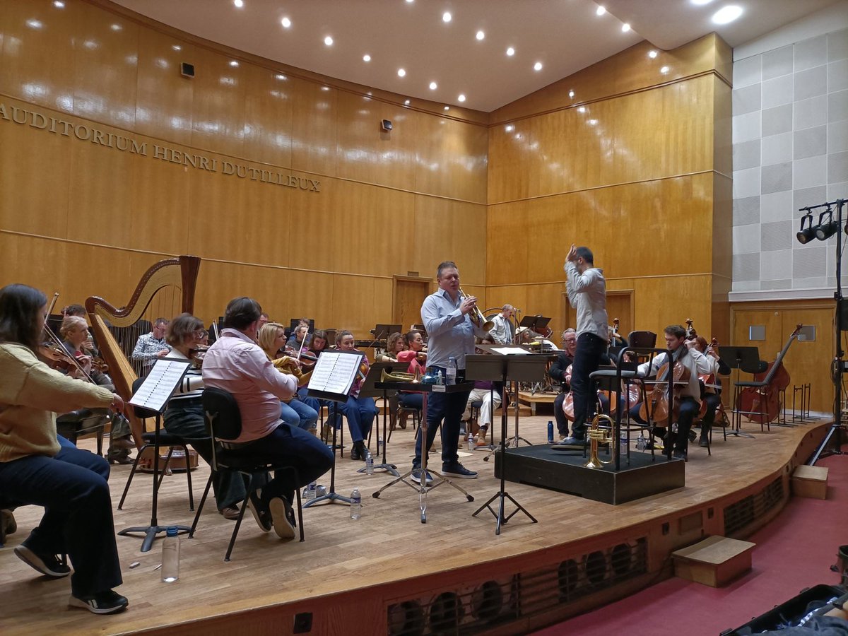 CaPagenel's tweet photo. @Orchestre_Douai En ce moment...
Dernière répétition à l'Auditorium Henri Dutilleux de Douai pour le programme "The trumpet as movie star"  avec le trompettiste Romain Leleu et les musiciens de l'Orchestre de Douai placés sous la direction de Manuel Doutrelant. https://t.co/VzaX0P4x7Q