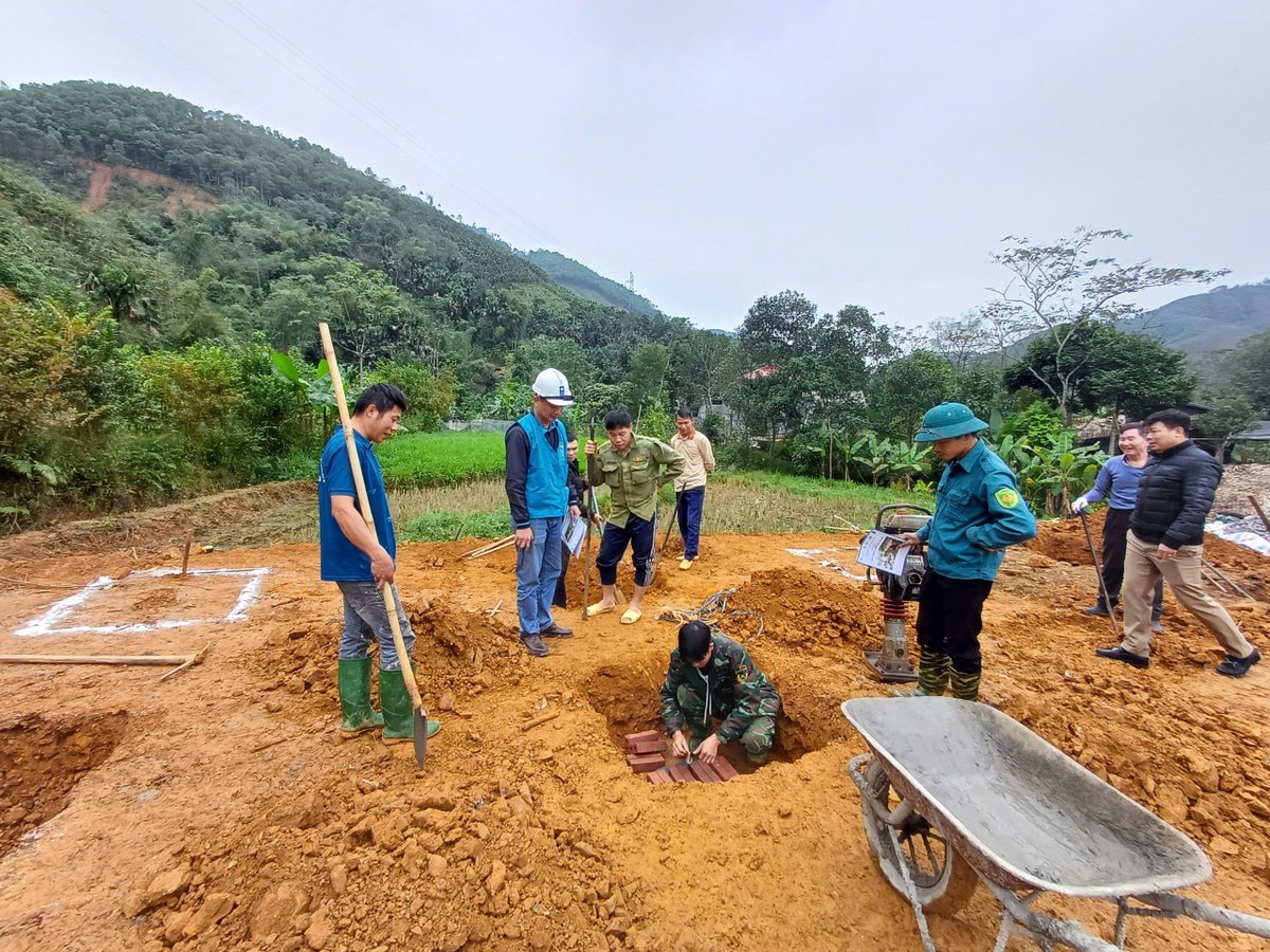 🏠 UNDP engineers, masons, and  Women's Union staff continue assisting with house repairs for #TyphoonYagi-affected communities in #YenBai province.

With support from <a href="/UNCERF/">CERF - The UN's emergency fund</a>, we're helping families #BuildBackBetter for a safer and more resilient future.