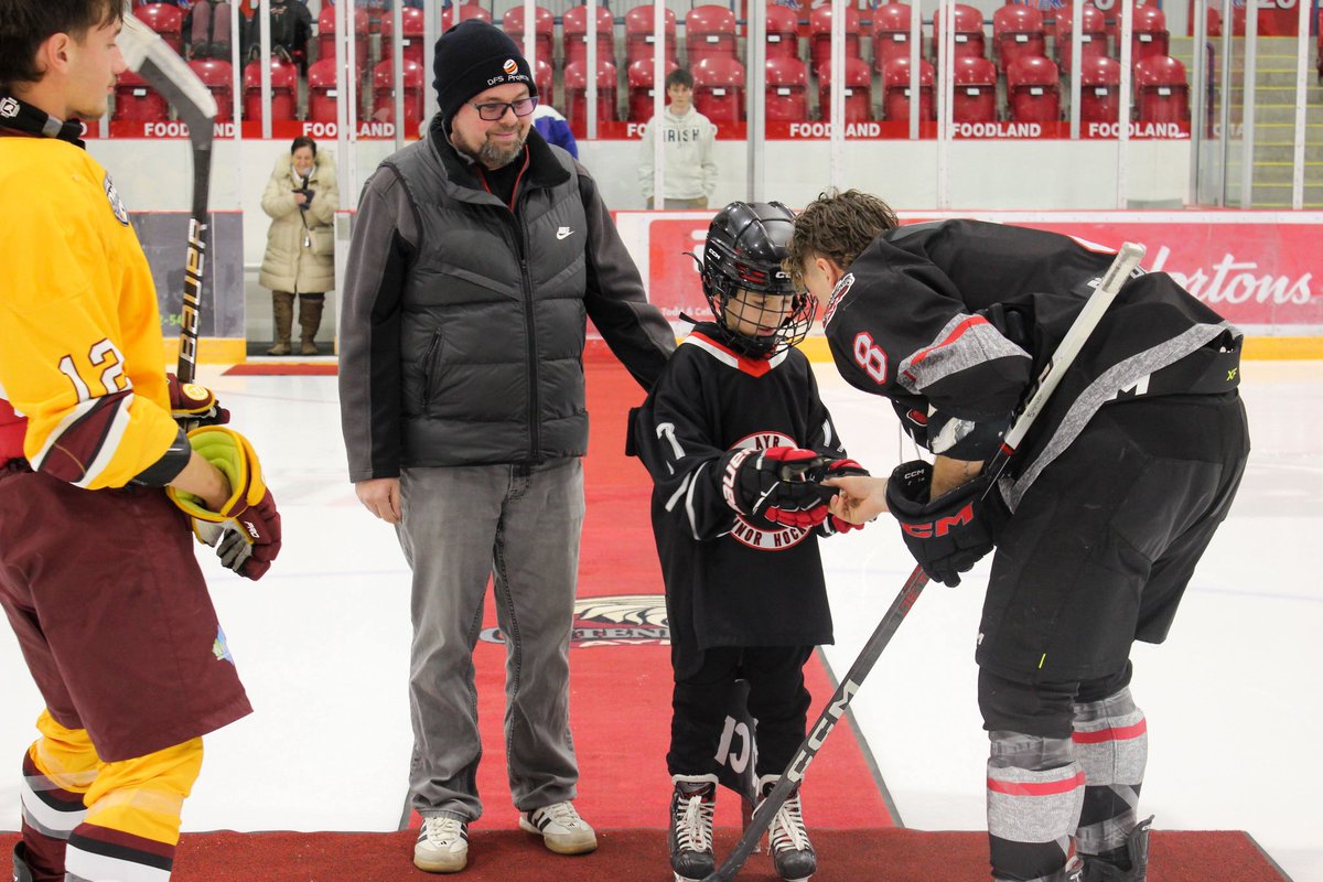 Thank you to Matt and Jackson from DFS Projects  for dropping the puck last night at our <a href="/AyrCentennials/">Ayr Centennials</a> game 

DFS Projects is our Exclusive Captain sponsor for this season . 

📸 Andrew Schmidt Photography

<a href="/KeleherKristy/">Kristy</a> <a href="/keleher4869/">Tim Keleher</a> @GOJHL <a href="/jennycharron17/">Jenn Charron</a>