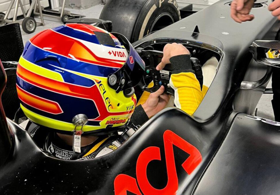 Colapintismo's tweet image. #F2Testing #AbuDhabi

P1 - VARRONE (AIX) 🇦🇷 1.37.423
P2 - VER (MP) +0.5s
P3 - BEG (HIT) +2.0s