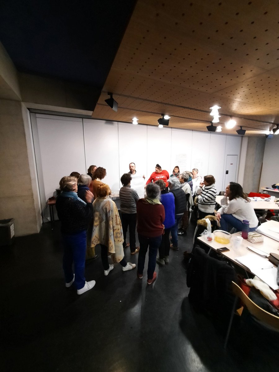 Maison pour la science en Champagne-Ardenne (@mpls_ca) on Twitter photo Formation <a href="/MPLS_CA/">Maison pour la science en Champagne-Ardenne</a> dans le cadre du Plan sciences et technologie destinée aux enseignants 1D J3/3 Session "sciences et langage" Rédiger un protocole d'expérience en groupe à partir de photos puis réaliser à la lettre la démarche proposée <a href="/universitereims/">Université de Reims Champagne-Ardenne</a> <a href="/AcReims/">Académie de Reims</a> <a href="/Fondation_Lamap/">Fondation La main à la pâte</a> Formation <a href="/MPLS_CA/">Maison pour la science en Champagne-Ardenne</a> dans le cadre du Plan sciences et technologie destinée aux enseignants 1D J3/3 Session "sciences et langage" Rédiger un protocole d'expérience en groupe à partir de photos puis réaliser à la lettre la démarche proposée <a href="/universitereims/">Université de Reims Champagne-Ardenne</a> <a href="/AcReims/">Académie de Reims</a> <a href="/Fondation_Lamap/">Fondation La main à la pâte</a>
