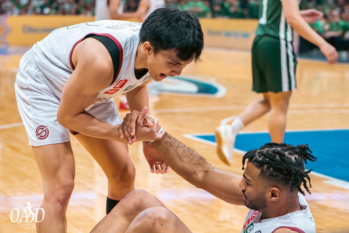 oasdup's tweet photo. BANGON‼️ BAWI‼️

Feel the loss. And let it be our fuel for the winner-take-all #UAAPSeason87 Finals Game 3‼️

#UPFight #LabanUP #StrongerBetterTogether

📸 Duane Villanueva/Patricia Fontilar https://t.co/ZL2Z3OYrhs
