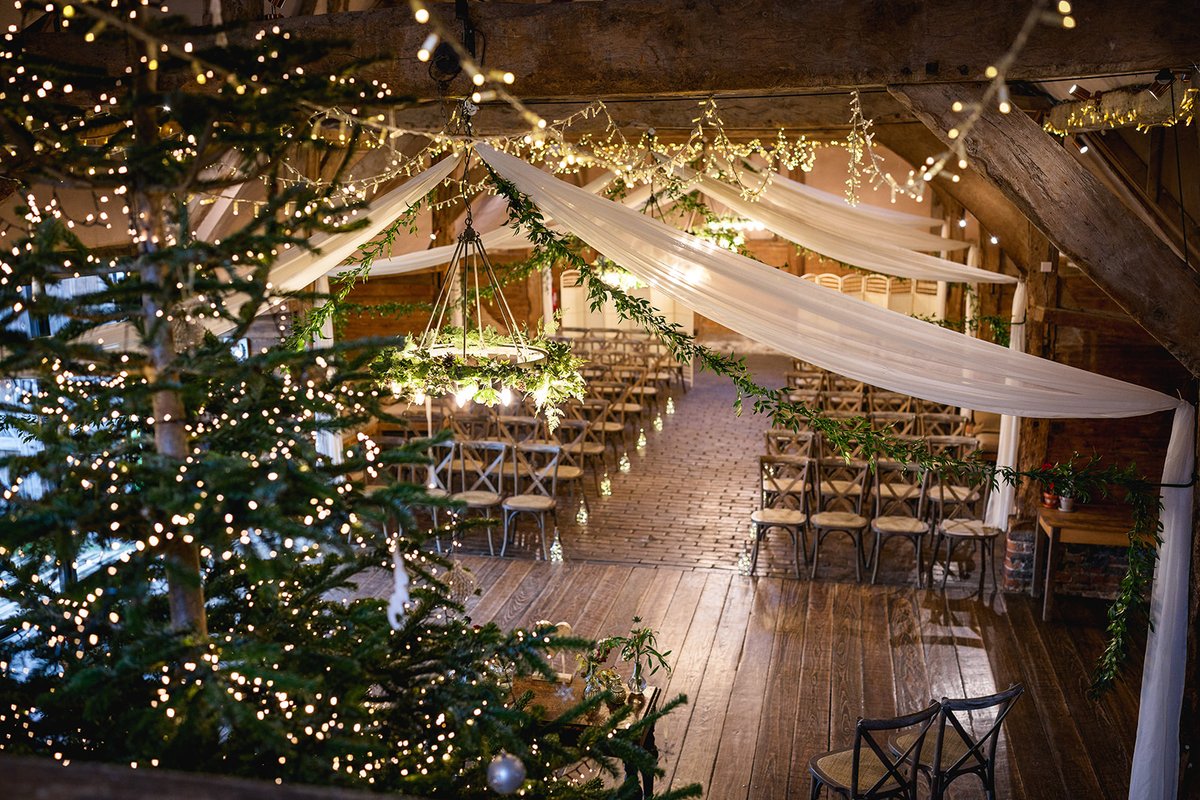 LainsBarn's tweet photo. The barn is magical all year round, but especially at Christmas-time. 📸 by Guy Collier at Rachael and Ensar's Lains wedding. https://t.co/gHHxYHnIJU