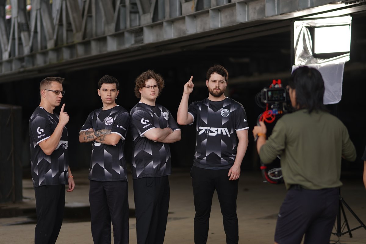 tsmreport's tweet photo. [#TSMPUBG] - CIRCUIT 2 CONTINUES NOW 🏴🏳️

A spot in the all-important Day 3 is up for grabs, and we're not walking away without it!

📺 https://t.co/2yJ4bFhRS7 https://t.co/LDPX394brE