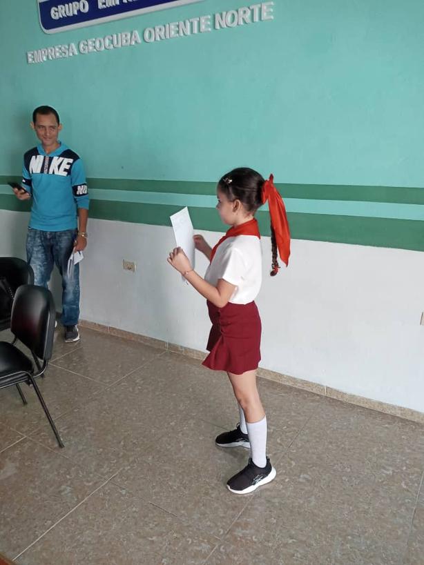 JulioCERHolguin's tweet photo. En la Empresa GeocubaON realizamos la premiación del concurso:"EXPLORADORES DE LA TIERRA Y EL ESPACIO", en el que participaron estudiantes de nuestra provincia. La actividad forma parte de las iniciativas que se llevan a cabo por el 30 aniversario del Grupo Empresarial #GEOCUBA. https://t.co/nDQY8Jn1Zd