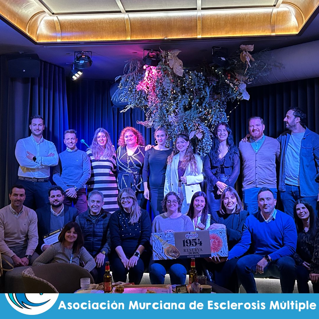 AMDEM_Murcia's tweet photo. Ayer tuvimos la oportunidad de participar en el evento "Tarde de Comedia", organizado por @AJERegionMurcia en beneficio de AMDEM, y no podemos estar más agradecidos.
Gracias a estas iniciativas seguimos al pie del cañón cada día.
#AJE #EsclerosisMúltiple #AMDEM https://t.co/WrMnAjKo81