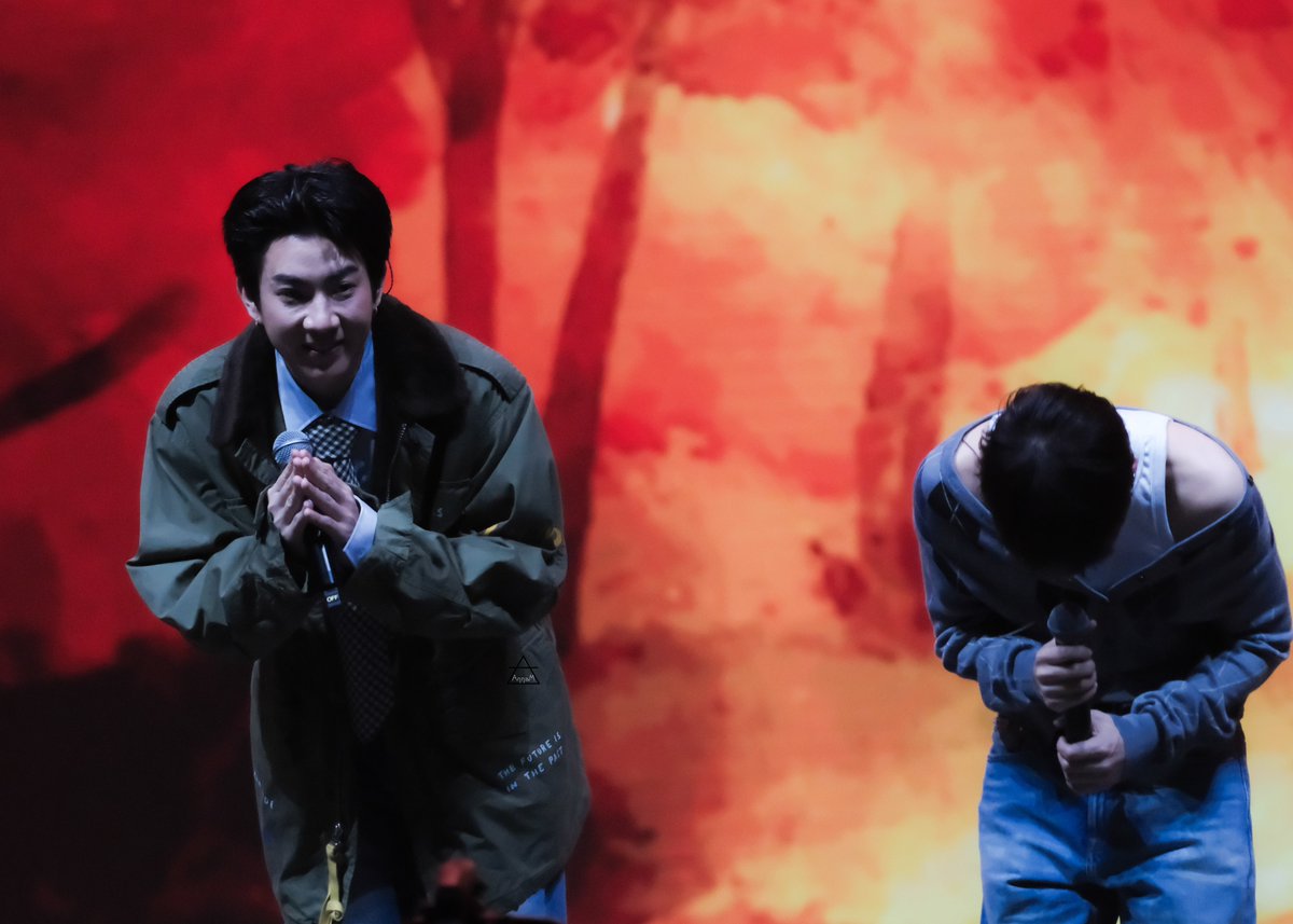 Jneworld's tweet photo. หารูปเซ็ตนี้เพิ่งเจอ จะลงต่อจากเมื่อวานตอนจิ้มๆอกน้อง พอจิ้มเสร็จก็อาการประมาณนี้ เนี่ยร้ายยยยย

#กันอรรถพันธ์ 
#ออฟจุมพล 
#ออฟกัน  #OffGum 
#GMMTVFanFest2024inMacau https://t.co/ER9yUbd0zO