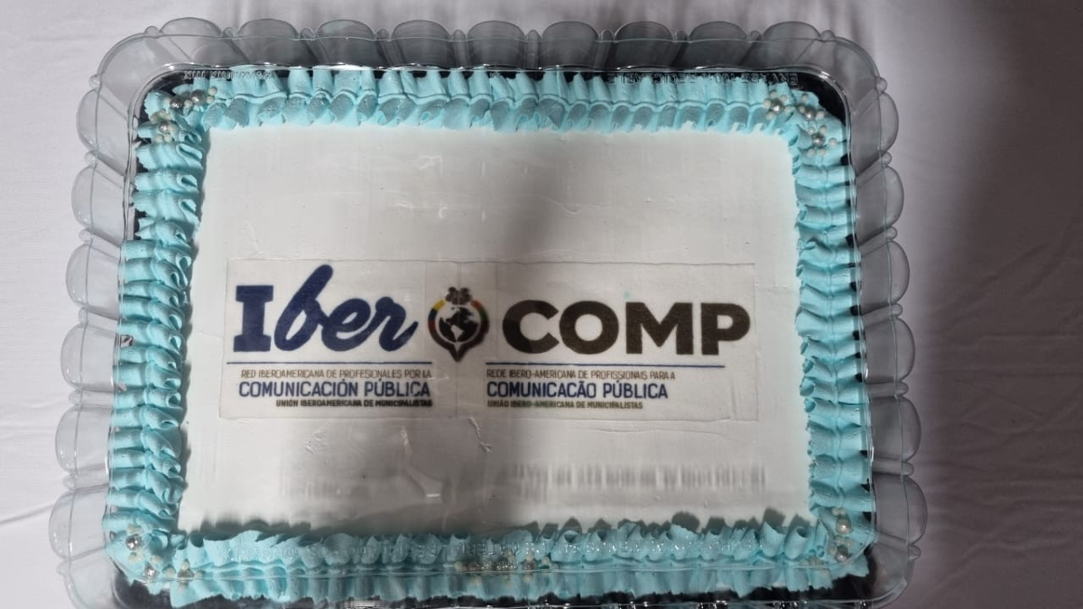 uimunicipalista's tweet photo. ✏️En el 7mo Encuentro Iberoamericano de #ComunicaciónPública la Red Iberoamericana de Profesionales @IberComp #UIM  celebró su décimo aniversario🎉

🗒️En esta nota te invitamos a conocer el recorrido de nuestra RED que va por 🔟años más
👀 al 📹
🔗https://t.co/IyG8NLFFla https://t.co/z2AMUScrM4