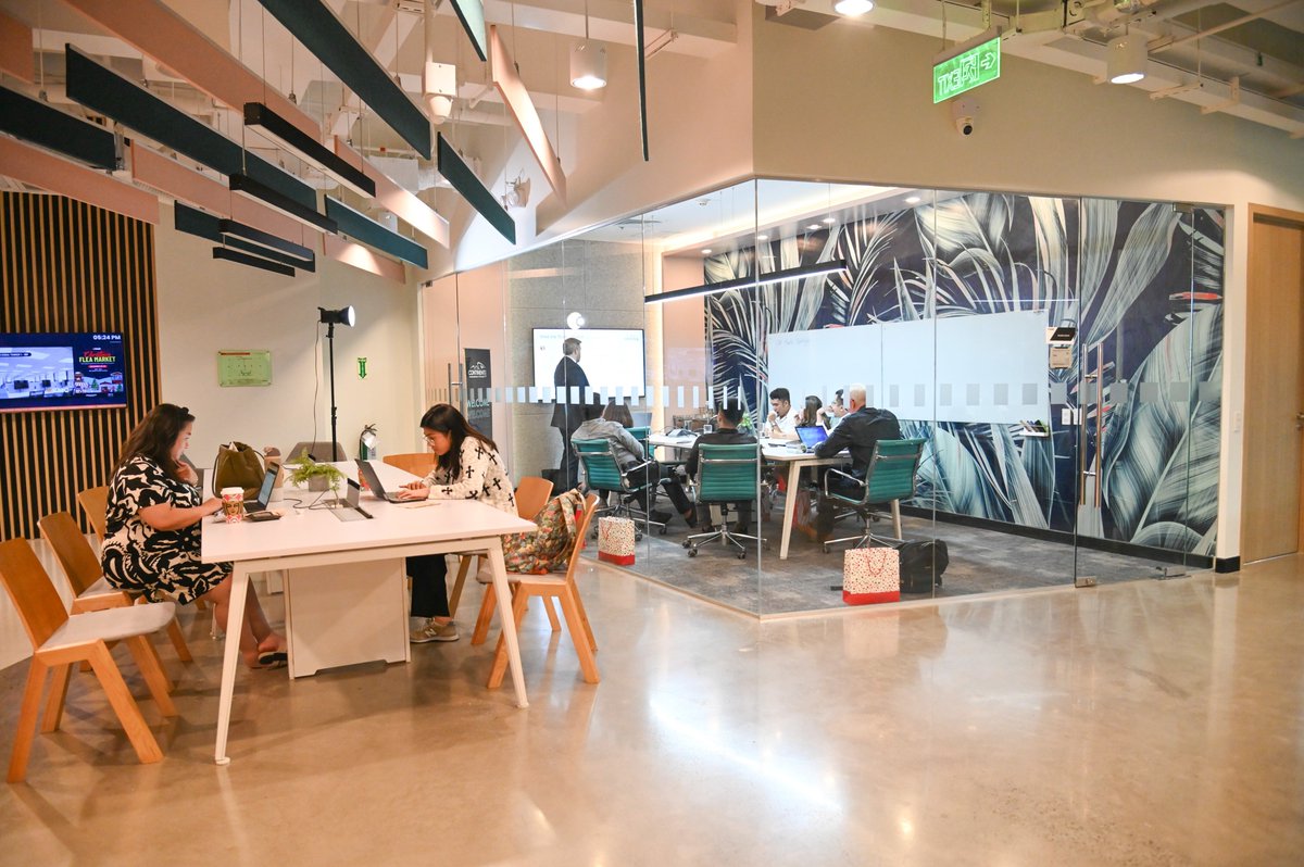 Continent8's tweet photo. New year, new job? 🚀We onboarded 50+ employees in 2024! With our new Philippines office open, we're hiring locally for roles like Network Engineer & VAPT Engineer. Apply now: https://t.co/O0Ea7k9T2w🇵🇭
#Hiring #iGaming #Careers #GenuineCare #PurposefulCreativity #ActiveOwnership https://t.co/xPW1Nney8T