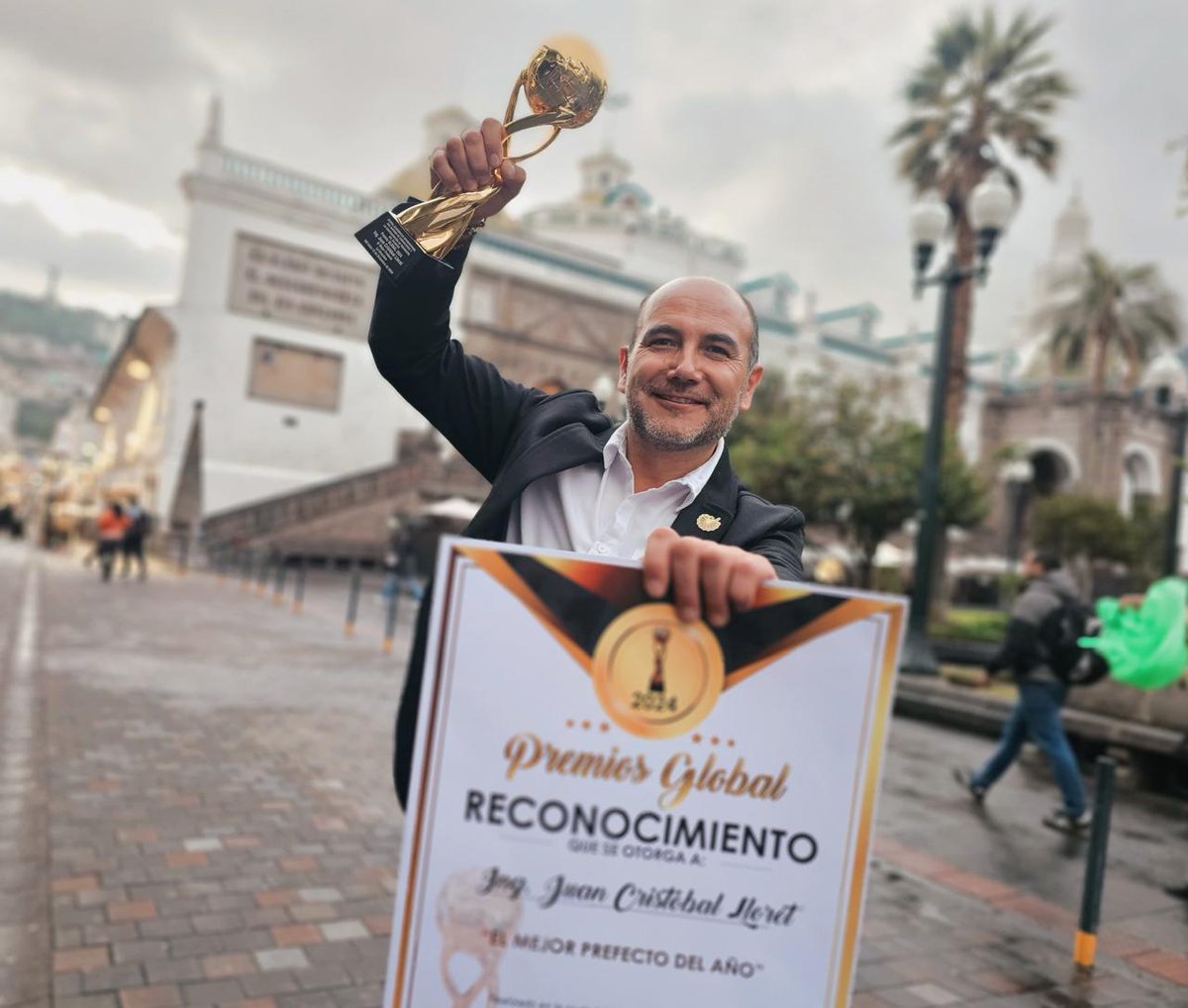 Vanguard1aEC's tweet photo. El prefecto de #Azuay, @jotalloretv, fue galardonado como el “Mejor Prefecto del Año” por la Confederación de Periodistas del Ecuador y como “Autoridad Destacada” por la Red Hispana de Consultores, en el ámbito de los Premios Global 2024 Internacional
¡Felicidades Azuay! https://t.co/metJ8zMQsr