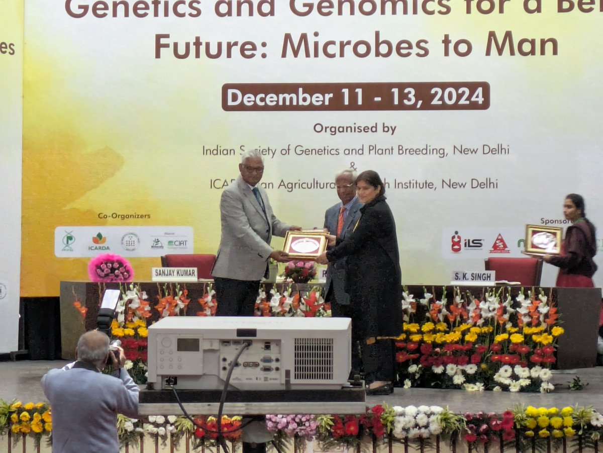 A proud moment! Dr. Shiv Kumar Agrawal, awarded Honorary Fellow of ISGPB, 2024 at the 2nd National Genetics Congress (Dec 11-13, New Delhi). The recognition speaks volumes of his contributions! Received on his behalf by Dr. Smita Kaul <a href="/ShivKAgrawal/">Shiv Agrawal</a> <a href="/ICARDA/">ICARDA</a>