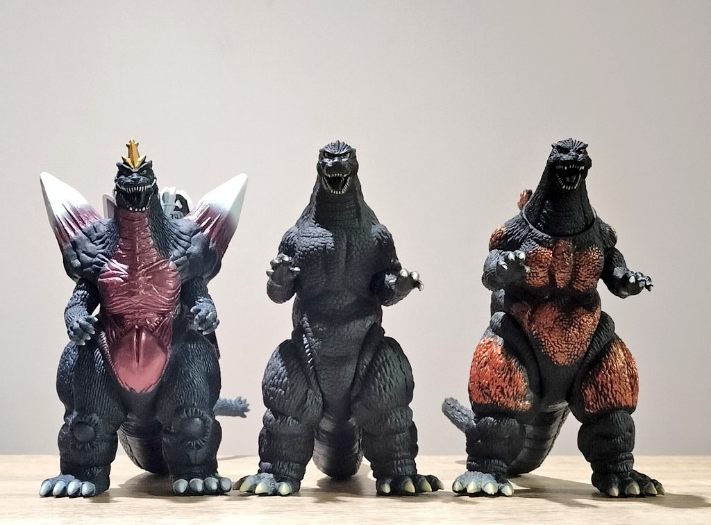 GoodGuy73405236's tweet photo. ゴジラ・ストア限定　
ムービーモンスターシリーズ 
ゴジラ（1994）モゲゴジ

スペースゴジラ
バーニングゴジラ(1995)と比較

#ゴジラ
#ムビモン https://t.co/J7KrRSIGce