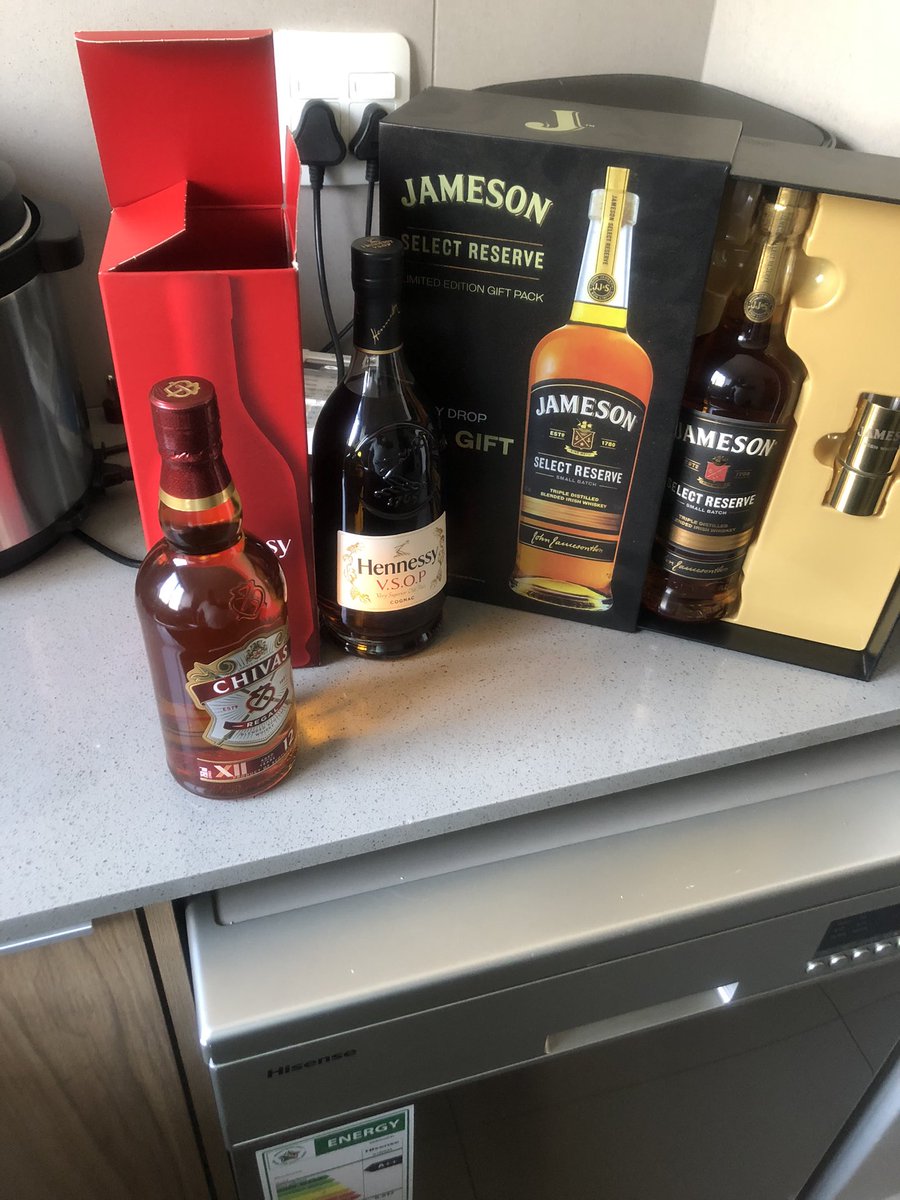 moh_winston's tweet photo. @ThapeloBoyza The best or nothing bro… you know your whiskey… the others on the table are kust for vibes.. https://t.co/ZefAsL6Ljv