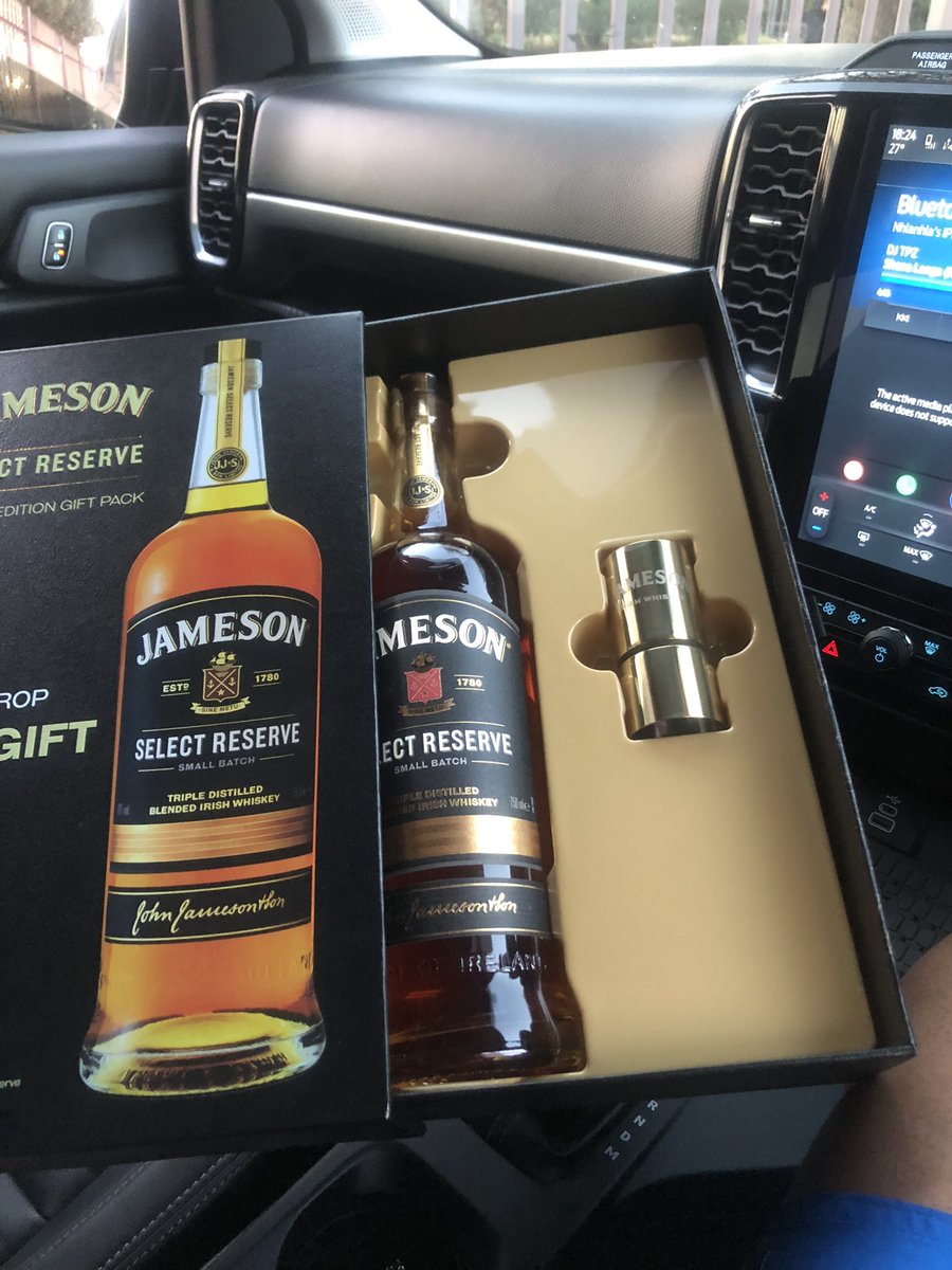 moh_winston's tweet photo. @ThapeloBoyza The best or nothing bro… you know your whiskey… the others on the table are kust for vibes.. https://t.co/ZefAsL6Ljv