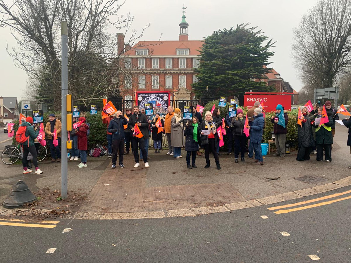 National Education Union South East tweet media