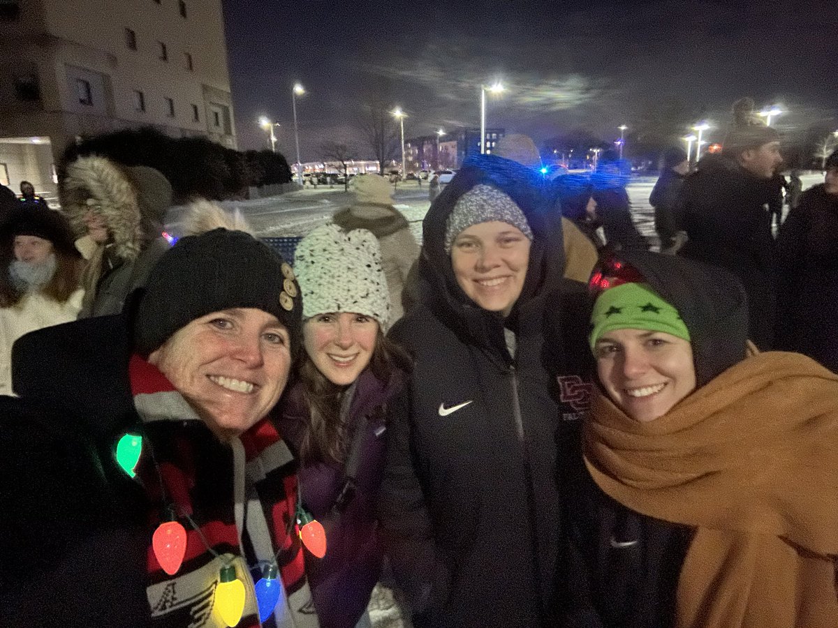 DCGBball's tweet photo. Love this tradition ❤️🖤 Moonbeams for Sweet Dreams with all 3 teams! #ServiceForOthers #GetTo https://t.co/DBstnzoFfX