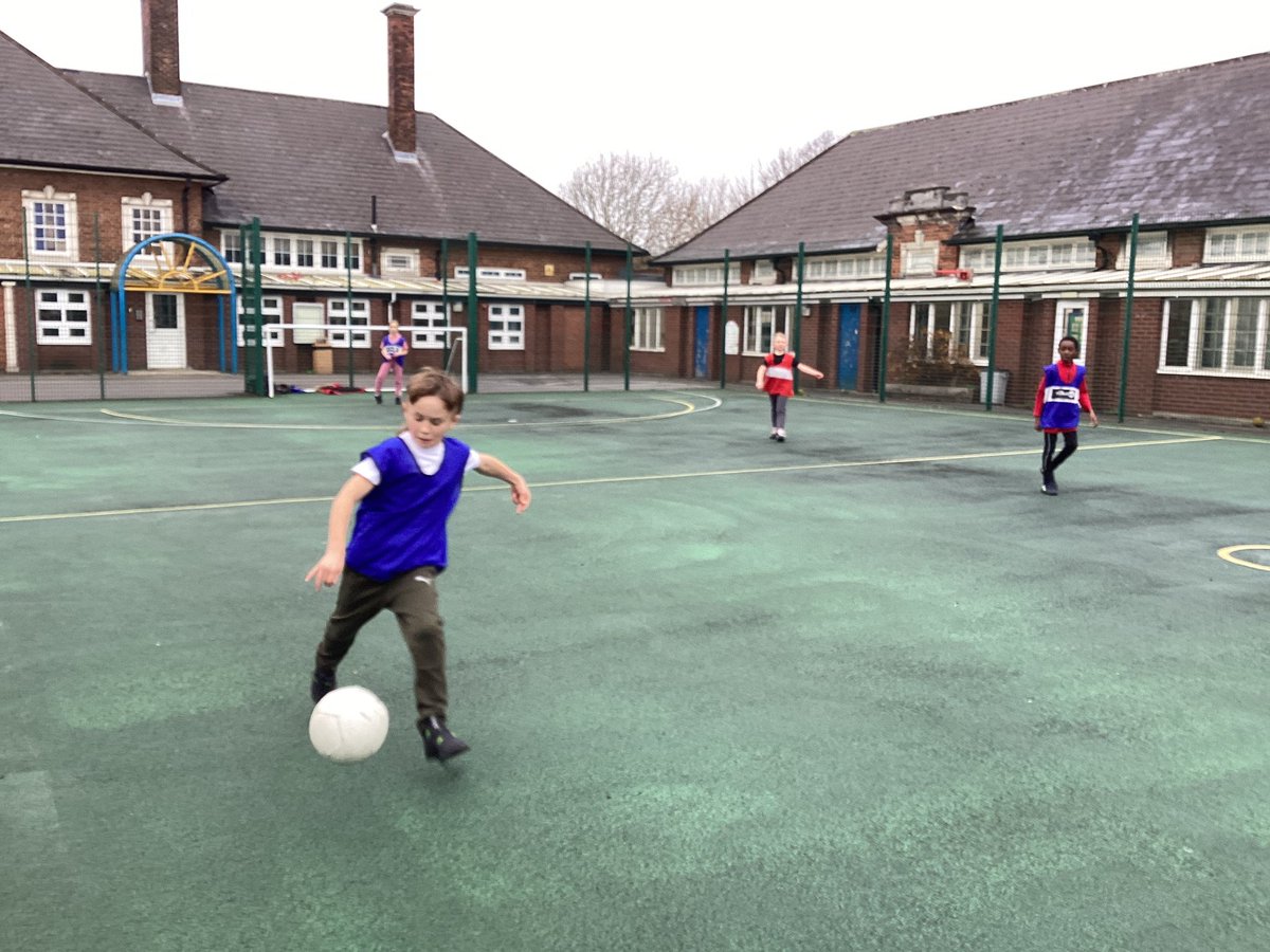 TH_Year4's tweet photo. Extra MUGA time is next for our Reward Day #THCREW https://t.co/rUNsiupSy4