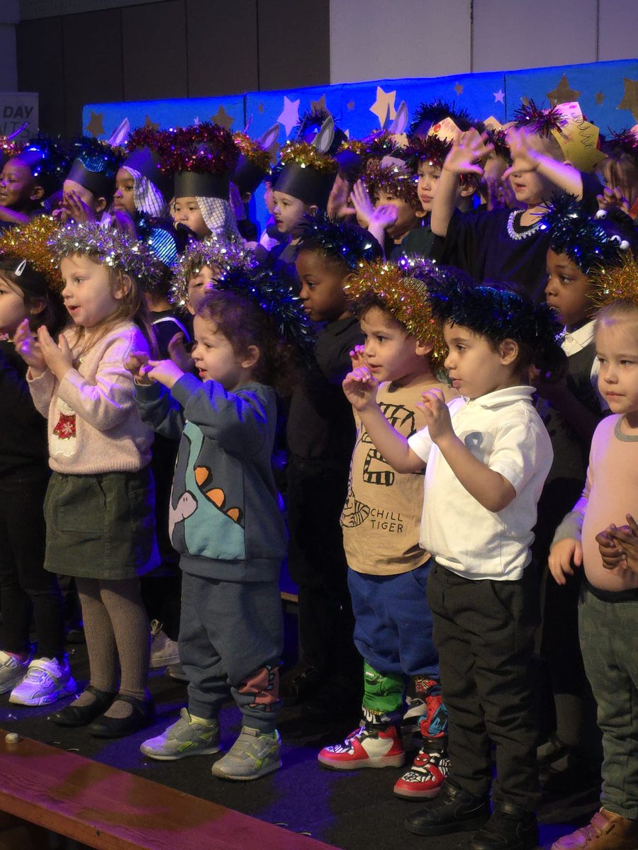 AlbionPrimary's tweet photo. Nursery and Reception children outdid themselves this morning performing their retelling of the Nativity. The children spoke with such confidence and sang their hearts out during all of their songs! Well done everyone who brought this show to life! We loved it!
#APSEYFS https://t.co/veY1YMsQGn