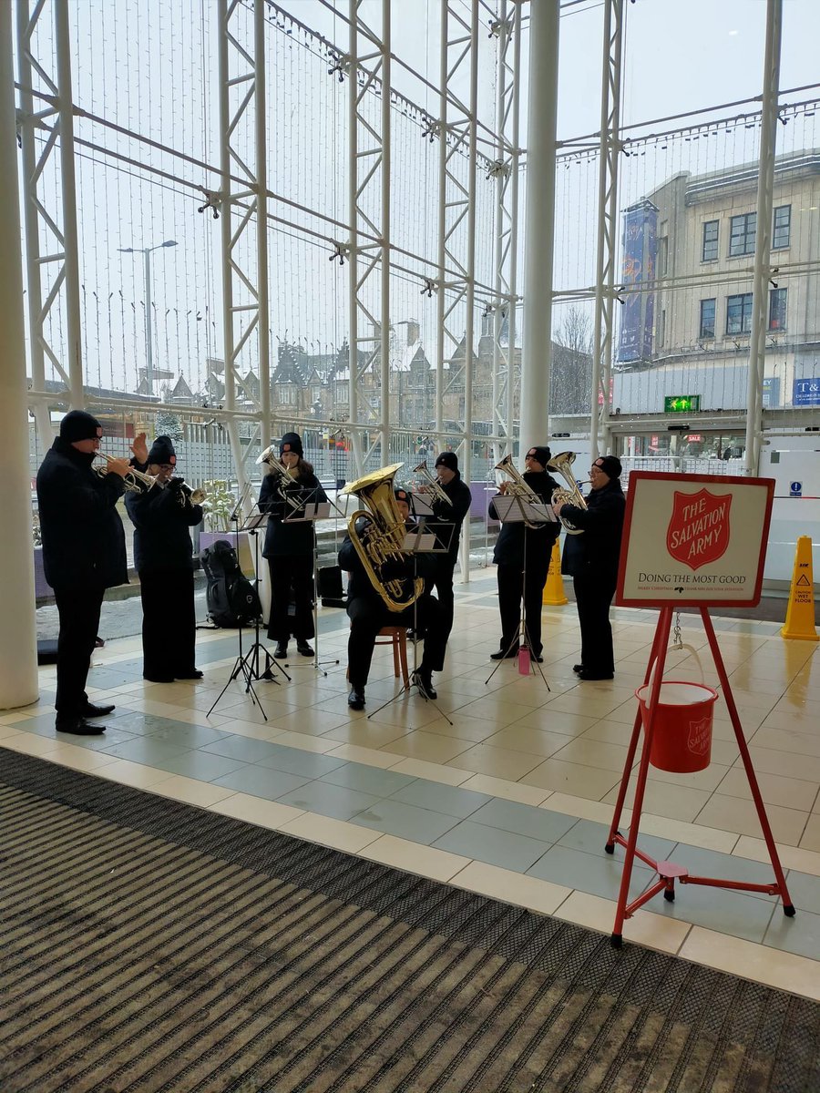 Enjoy your festive shopping this Saturday with music from The Salvation Army 🎶🎷🎄