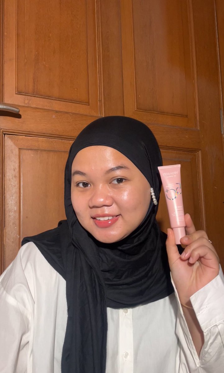duniaskinker's tweet photo. Akhirnya nemuin suncreen yang super sat set dipake sebelum make up✨

ga boong ini suncreen enak dijadiin base sebelum make up karena ada primer dan efek tone upnya 🎀 https://t.co/Uvoeth0WhP