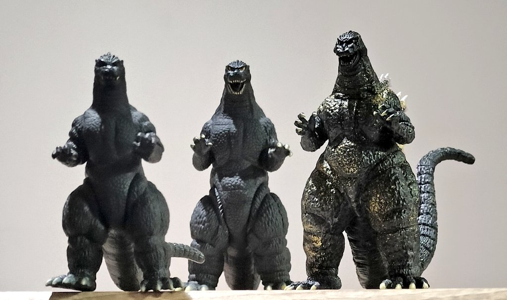 GoodGuy73405236's tweet photo. vsゴジラのムビモン集合！！

サイボット、84ゴジ、ギドゴジ
バトゴジ、モゲゴジ、デスゴジ
結構集まってきました！！

ビオゴジとラドゴジのムビモン発売して欲しい😭

なんなら完結30周年でvsゴジラメモリアルBOXとか出ないかな（笑）

#ゴジラ
#ムービーモンスターシリーズ https://t.co/XoZepQ4yqg