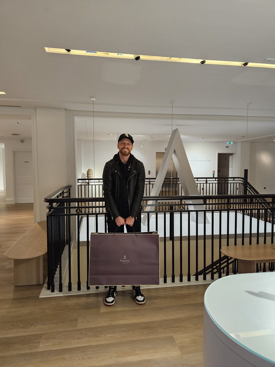 Seb (@gr8_dane_crypto) on Twitter photo What's in the box you say? Well just wait for the unboxing.... <a href="/alastairjwalker/">Alastair Walker | Reklaw</a> <a href="/AspreyStudio/">Asprey Studio</a> What's in the box you say? Well just wait for the unboxing.... <a href="/alastairjwalker/">Alastair Walker | Reklaw</a> <a href="/AspreyStudio/">Asprey Studio</a>