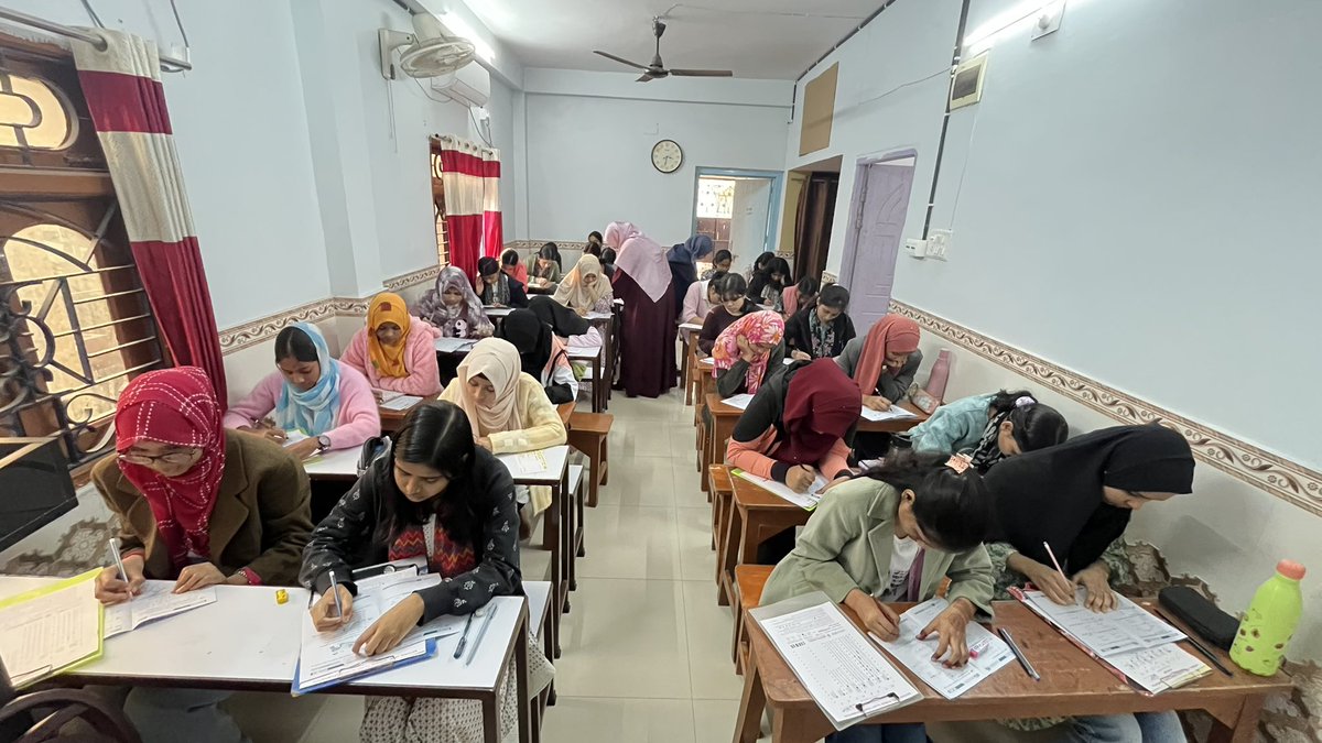 AkbarClasses's tweet image. 🌟 Unified Council NSTSE 2024-25 Successfully Conducted at AKBAR CLASSES!

The National Level Science Talent Search Exam was held today, 13th Dec 2024. Proud of our students for their dedication and enthusiasm! 🌟

#UnifiedCouncil #NSTSE2024 #AKBARCLASSES
