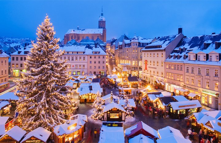 ASHshpk's tweet photo. The Magic of Christmas: The World’s Best Christmas Markets

In December, as much of the world prepares for Christmas, streets glow with dazzling lights and festive treats. Join us to explore some famous Christmas markets and their delightful food specialties in this blog! https://t.co/erfHZxD89K