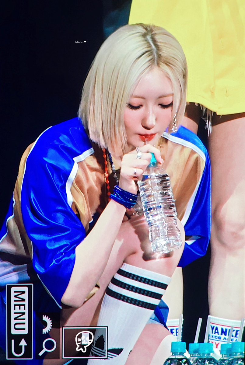 bluemi_rami's tweet photo. 241213 2NE1콘서트

💙

#RAMI #BABYMONSTER 
#라미 #베이비몬스터 https://t.co/hSx8a25ODj