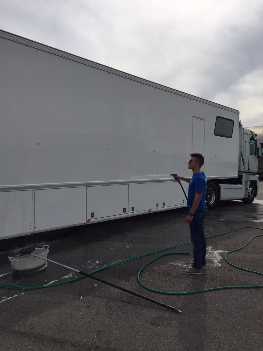ManuMaxone's tweet photo. @IribarneFede remember this my friend? 🤭 I made you wash the truck! 😂 https://t.co/VUVIJhASRF