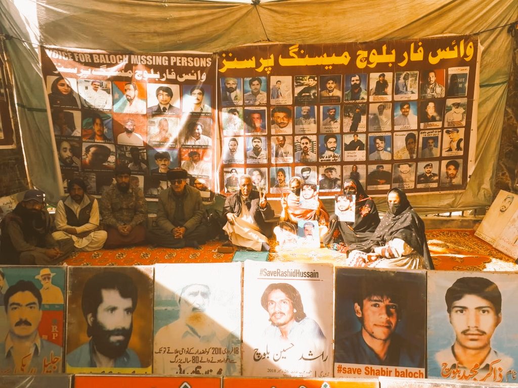 QabaieliSaher's tweet photo. بلوچستان: جبری گمشدگیوں کے خلاف وائس فار بلوچ مسنگ پرسنز کے قائم پرامن احتجاجی کیمپ کو کوئٹہ پریس کلب کے سامنے 5667 دن مکمل ہوگئے۔
کوئی پوچھنے والا نہیں ؟
منتظمین کے حوصلوں اور جرت کو سلام ، اللّٰہ تعالیٰ کامیابی دیں۔
#SaveAllMissingPersons
#EndEnforcedDisappearances https://t.co/WZZbCzGCGb