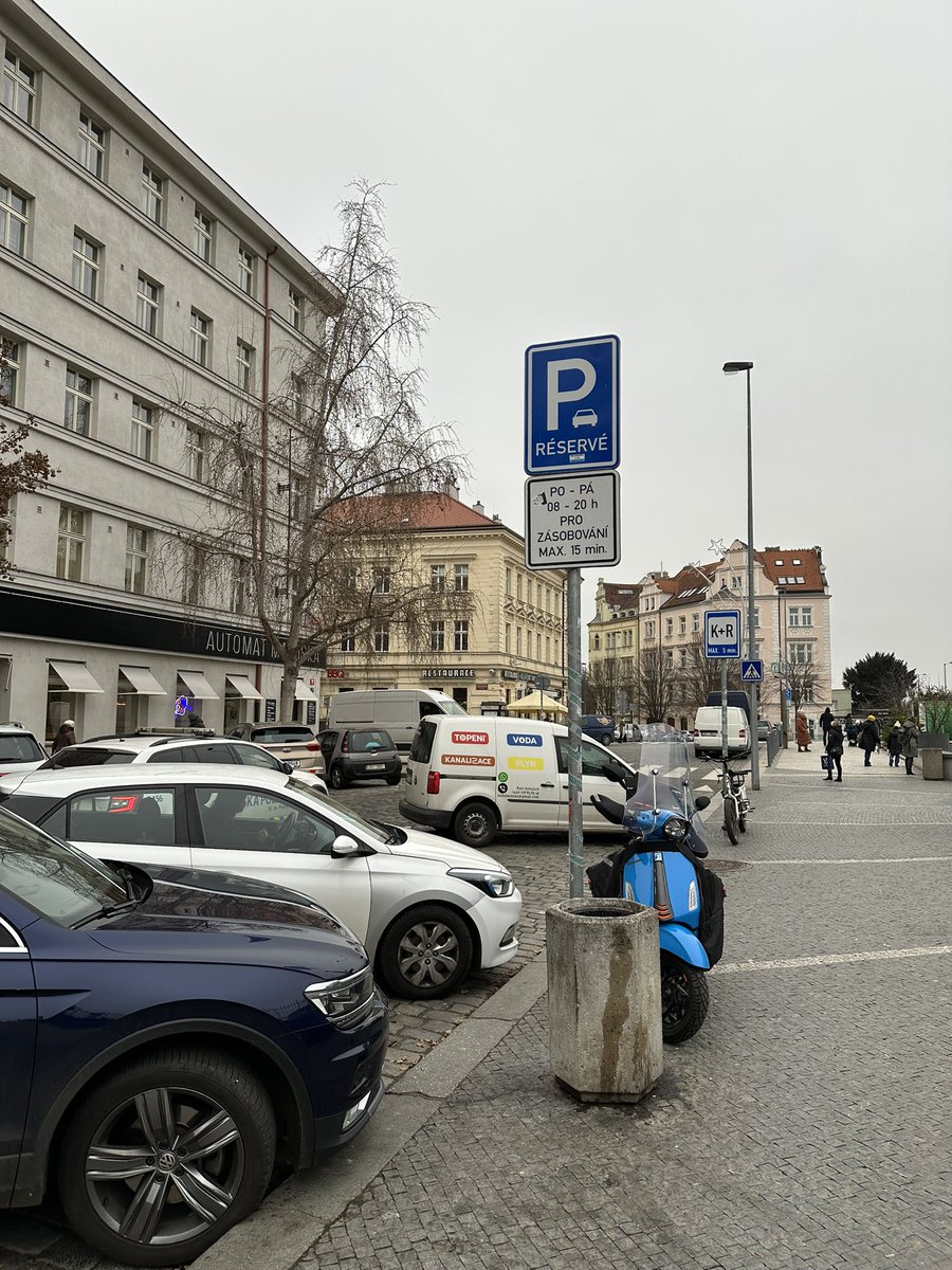 <a href="/MP_Praha/">Městská policie Praha</a>, to už si snad děláte legraci. Ta hlídka ani nezastavila.
<a href="/parkovanivpraze/">Parkování v Praze</a> <a href="/MpStraz/">Pomocna Straz MP</a>