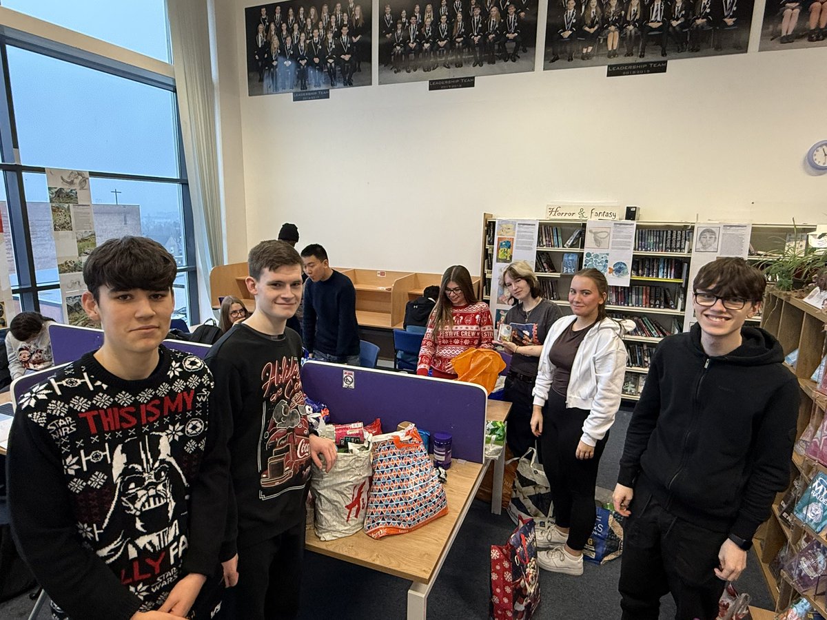 Shoutout to the S6 Loaves and Fishes Ambassadors, who spent their RE class sorting foodbank donations today! Incredible teamwork and compassion in action, making a real difference in the community💙 #FaithInAction #LoavesandFishesEK 🙏🥖🐟
<a href="/sasbhighschool/">SASB High School</a>