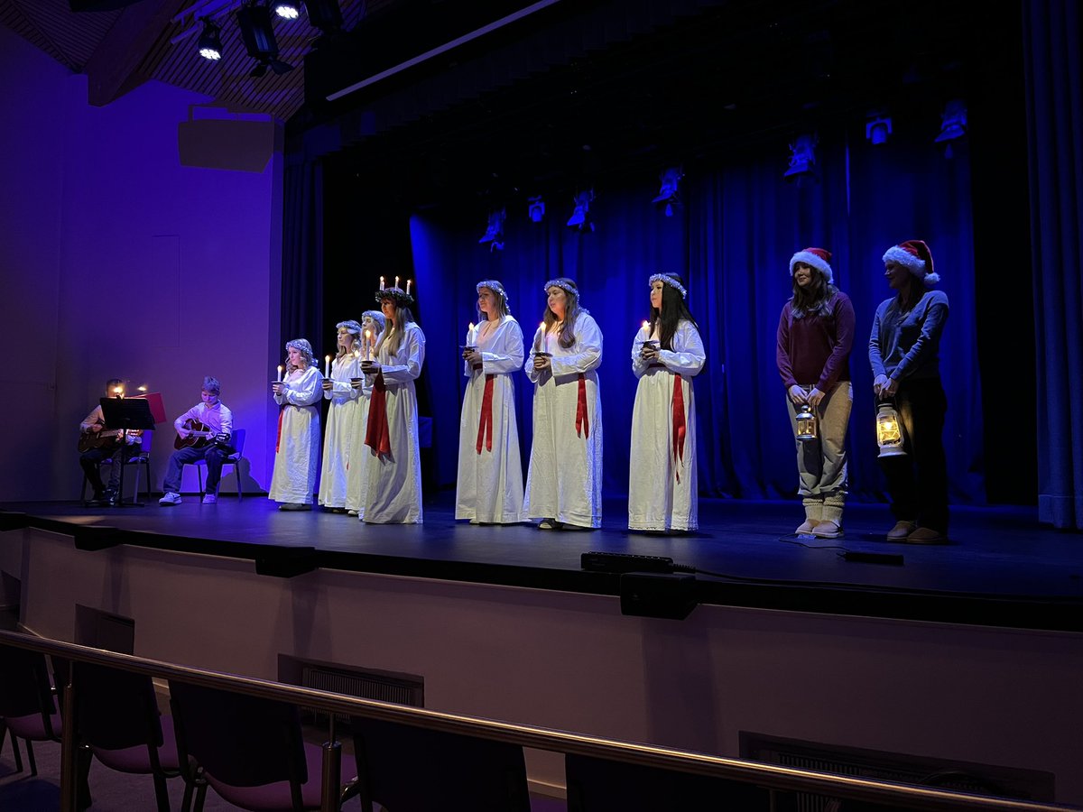 SibboKD's tweet photo. Önskar en riktigt trevlig #lucia24 från #Sibbo https://t.co/HqMRYtaGFt