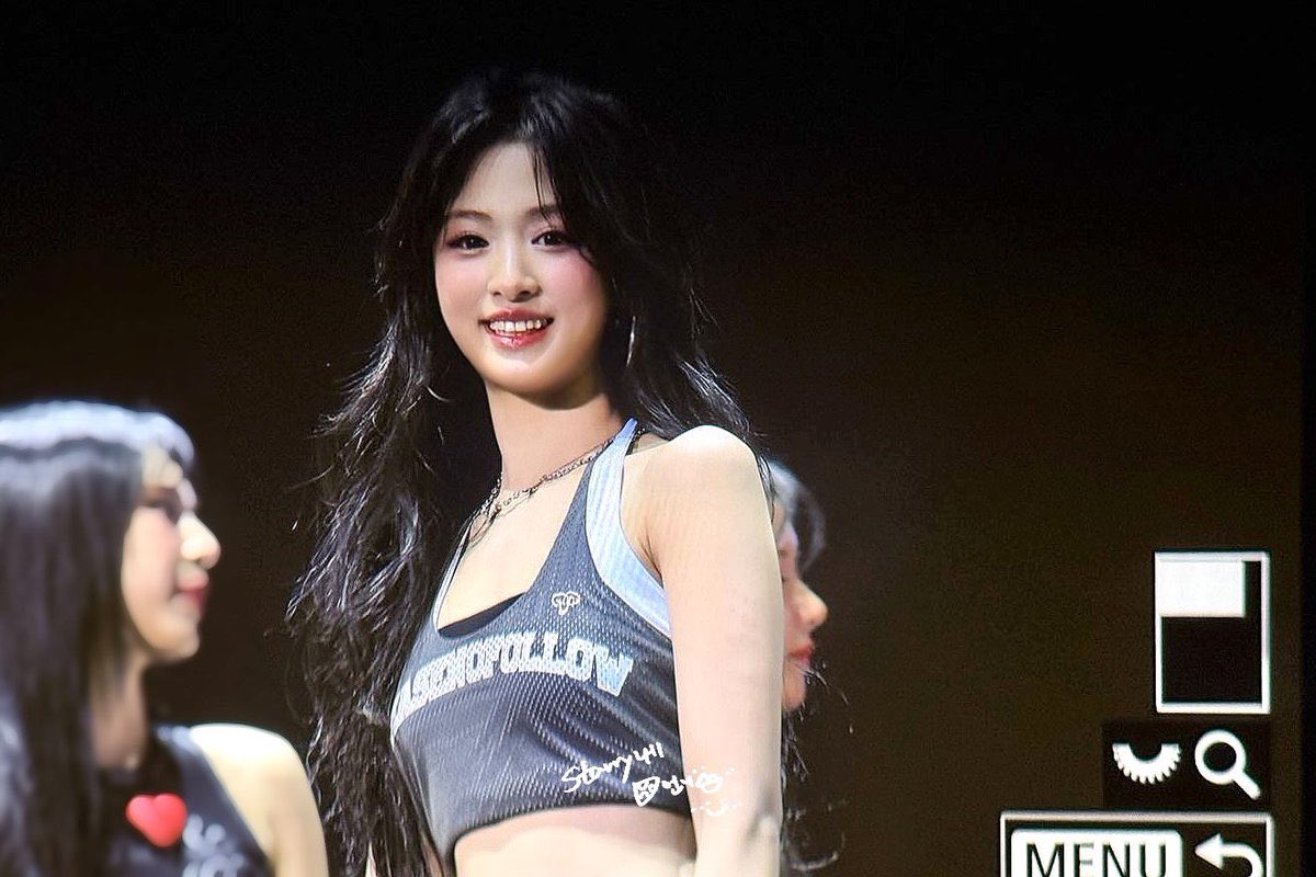 AhyeonBrasil's tweet photo. O SORRISO DELA 🥹💕

#아현 #BABYMONSTER #베이비몬스터 #AHYEON https://t.co/HMt6YrLYhI