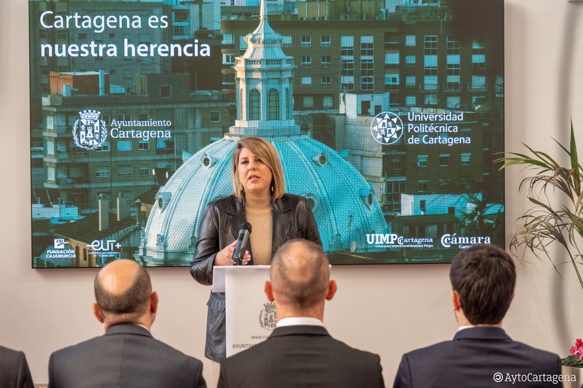 AytoCartagenaES's tweet photo. 👨‍🎓#Cartagena crea un máster en Arqueología Subacuática y un título de Especialista en Historia a través de la nueva Cátedra.

⬆️La alcaldesa @NoeliaArroyoHer y el rector de la @UPCToficial, @kessler_mathieu, señalan la necesidad de proteger el legado con la educación universitaria.

https://t.co/idKW2p2WqC