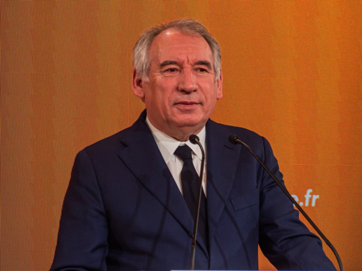 🔴#ALERTE : François #Bayrou est nommé #PremierMinistre et succède à Michel Barnier. Passation prévue ce vendredi à #Matignon.

Parmi les dossiers #Outremer qu’hérite le nouveau chef du gouvernement (et son futur ministre des Outre-mer) :

➡️ Le dossier calédonien et les aides à