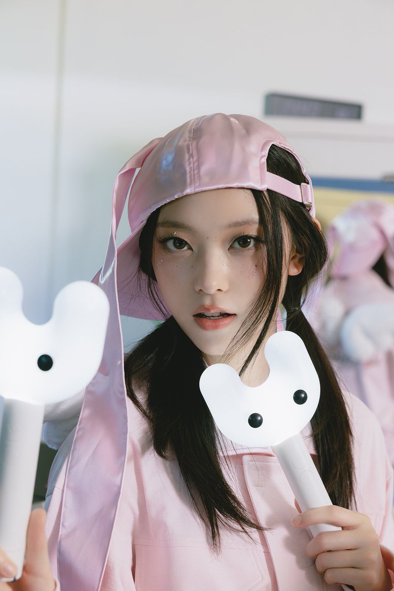 today's menu: strawberry mochi cheemkies 🍡