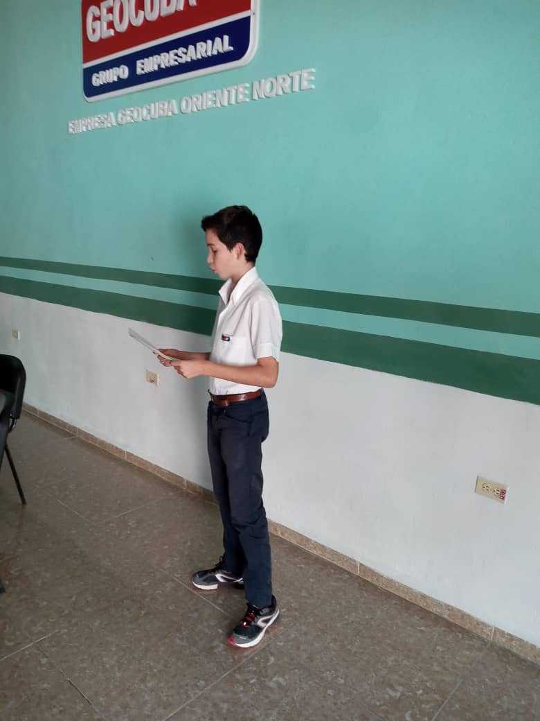 JulioCERHolguin's tweet photo. En la Empresa GeocubaON realizamos la premiación del concurso:"EXPLORADORES DE LA TIERRA Y EL ESPACIO", en el que participaron estudiantes de nuestra provincia. La actividad forma parte de las iniciativas que se llevan a cabo por el 30 aniversario del Grupo Empresarial #GEOCUBA. https://t.co/nDQY8Jn1Zd