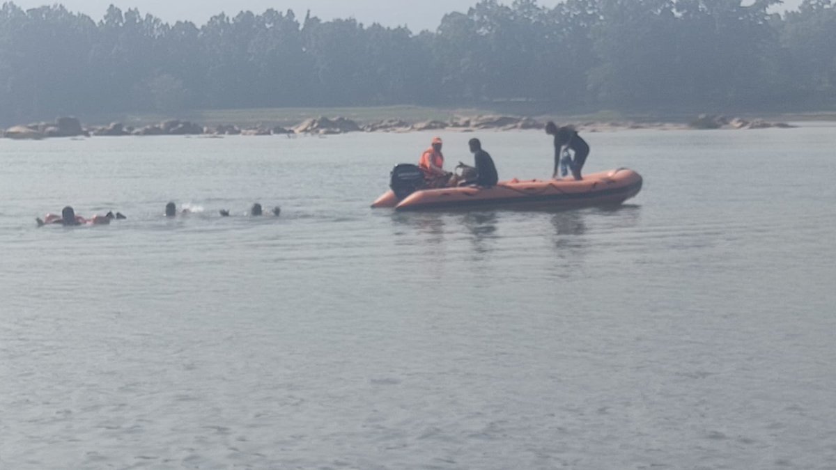 deoc_deogarh's tweet photo. Conduct of District Level Mock Exercise on Flood Water Rescue (FWR) by 3rd BN NDRF Mundali, Cuttack on dt.13.12.2024 at Singsal GP of Barkote Block, Deogarh district https://t.co/QaEF7g9m8v